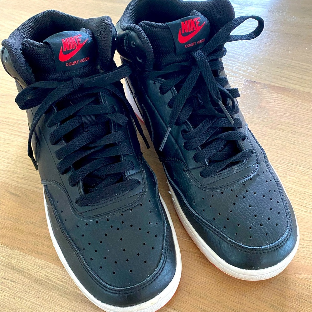 Mens NIKE Court Vision black sneakers - size 8 1/2